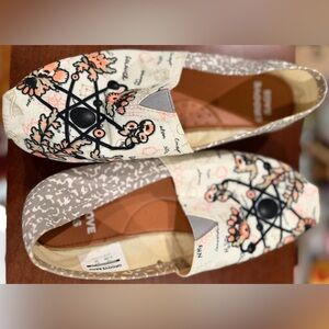 Groove Bags Science/Chemistry themed shoe, size 8.5W(40)